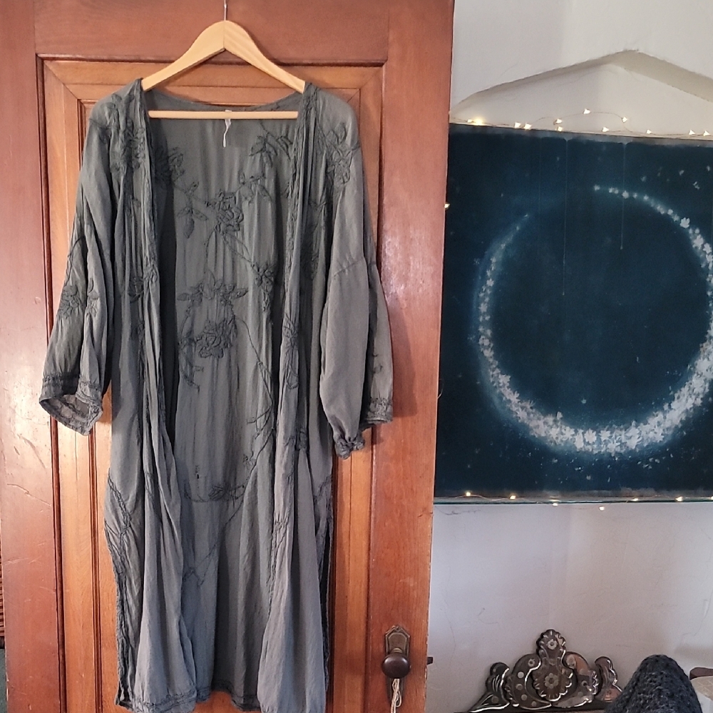 Magnolia Pearl Kimono